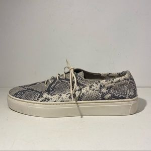 THE FLEXX Sneaker Women's 8 Gray Snake Lace Up Casual Low Top Fashion Flat Shoe